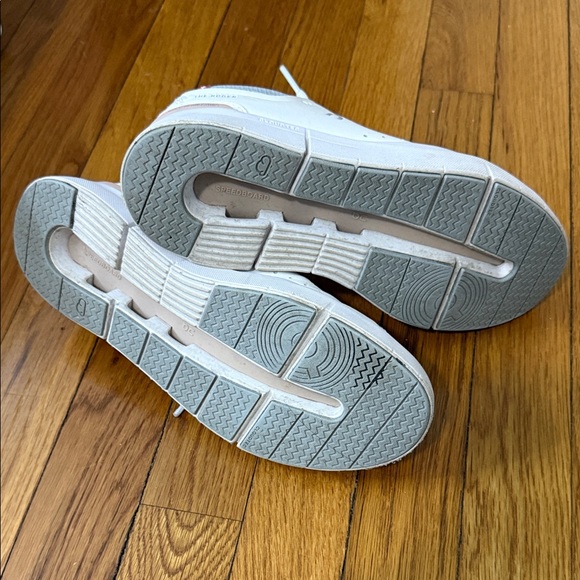 ON THE ROGER Advantage - Picture 4 of 4